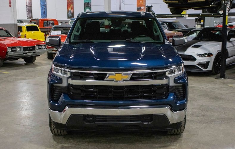 2023 Chevrolet Silverado - photo 6