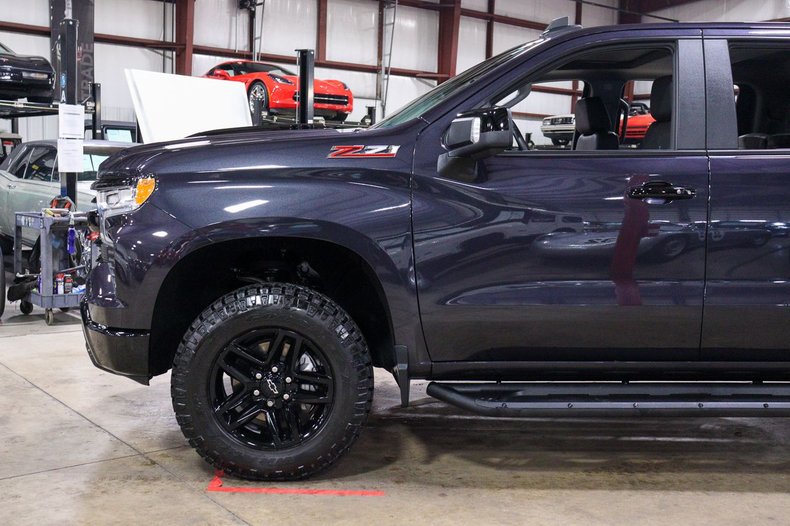 2022 Chevrolet Silverado - photo 3