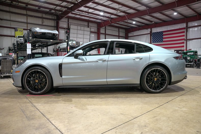 2018 Porsche Panamera - photo 2