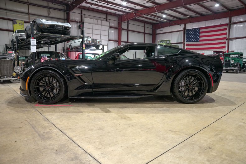 2019 Chevrolet Corvette - photo 3