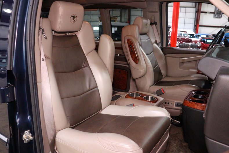 2020 GMC Savana - photo 7