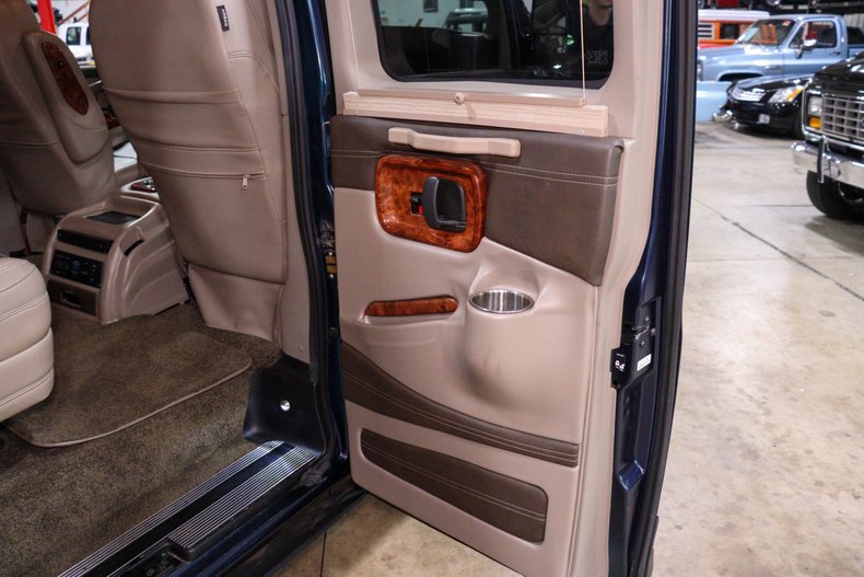 2020 GMC Savana - photo 8