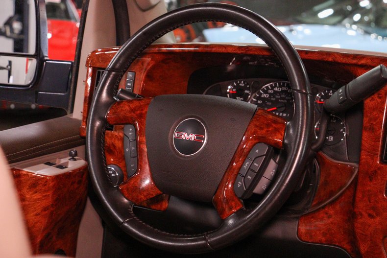2020 GMC Savana - photo 11