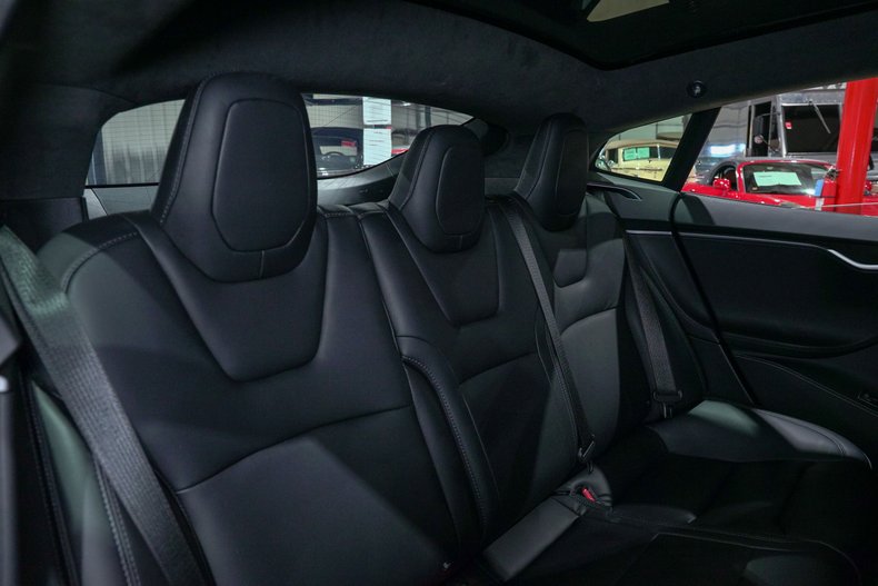 2021 Tesla Model S - photo 9
