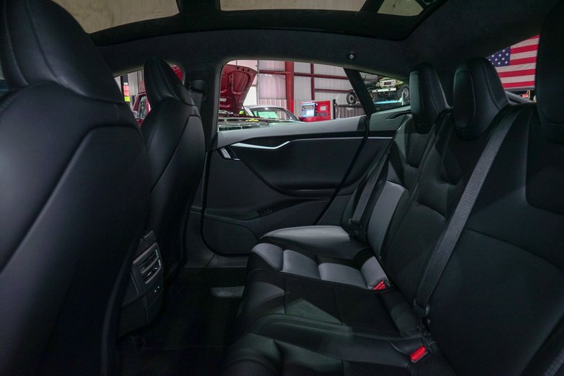2021 Tesla Model S - photo 10