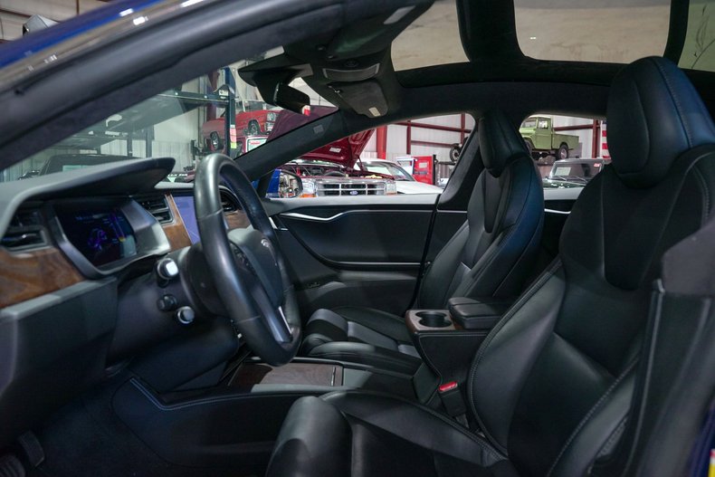 2021 Tesla Model S - photo 11
