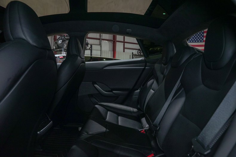 2022 Tesla Model S Plaid - photo 8