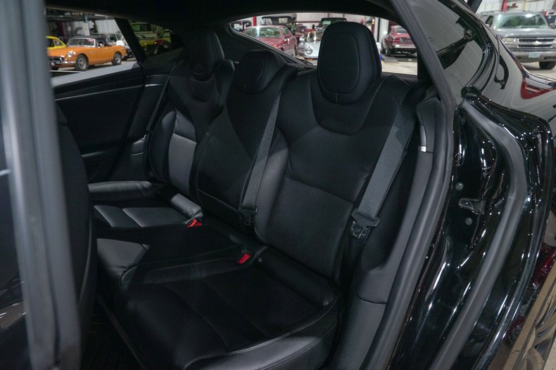 2022 Tesla Model S Plaid - photo 9