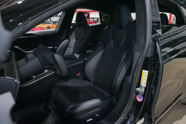 2022 Tesla Model S Plaid - photo 11