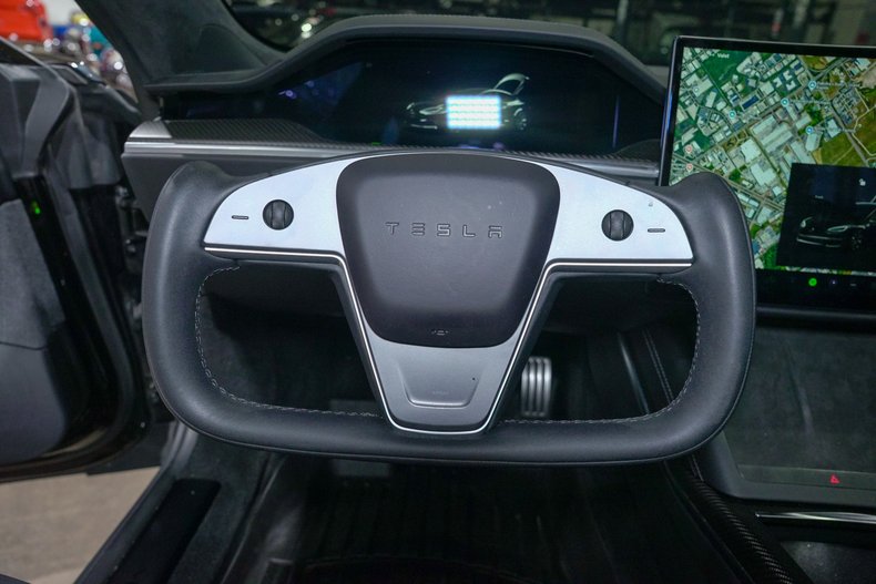 2022 Tesla Model S Plaid - photo 12