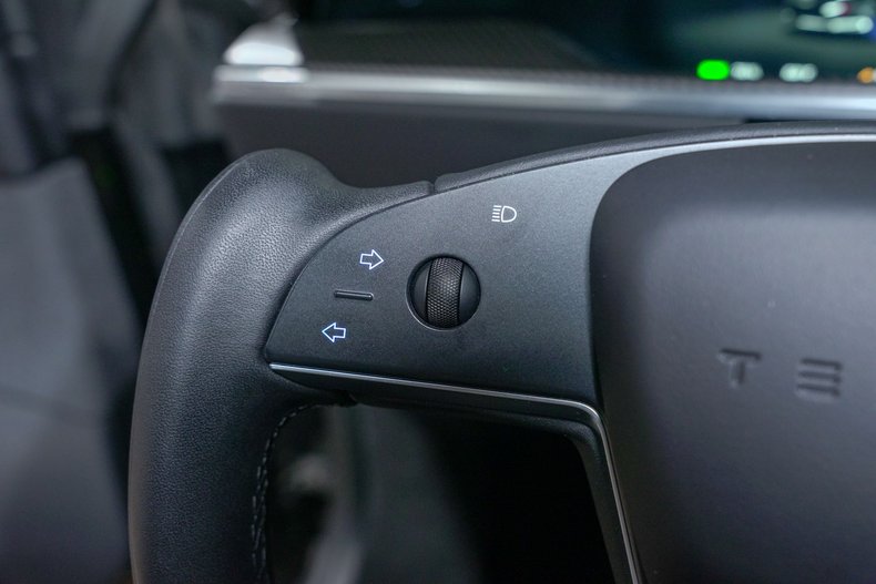 2022 Tesla Model S Plaid - photo 13