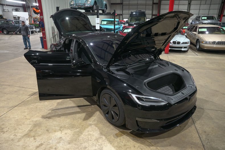2022 Tesla Model S Plaid - photo 16