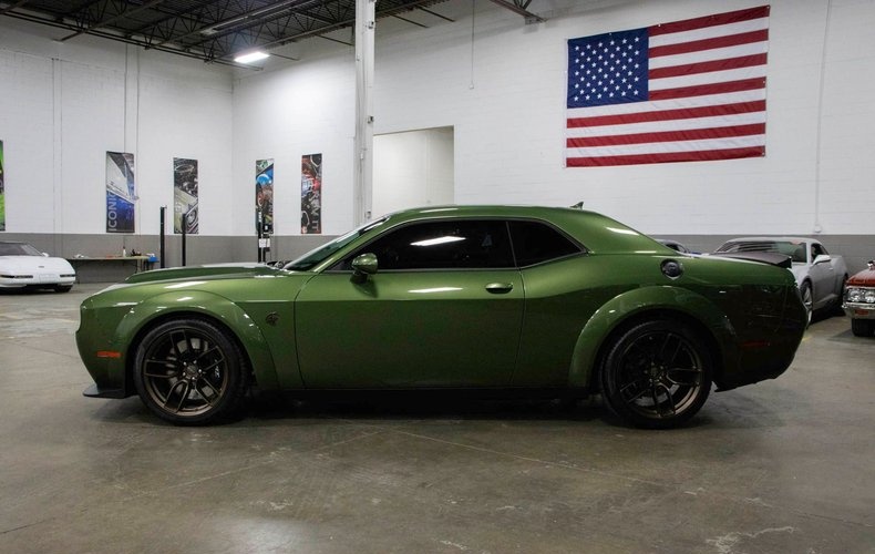 2023 Dodge Challenger - photo 2