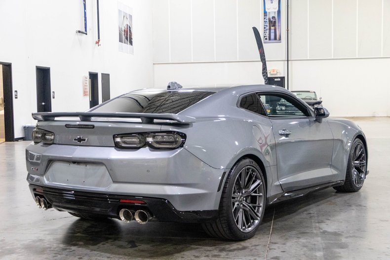 2024 Chevrolet Camaro - photo 4