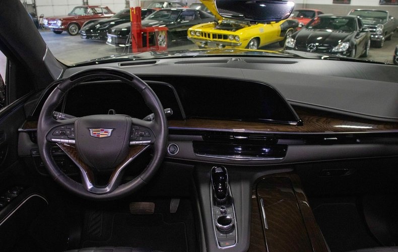 2024 Cadillac Escalade - photo 9