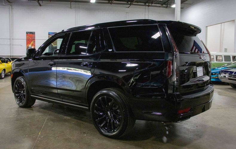 2024 Cadillac Escalade - photo 2