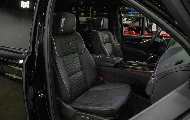 2024 Cadillac Escalade - photo 10