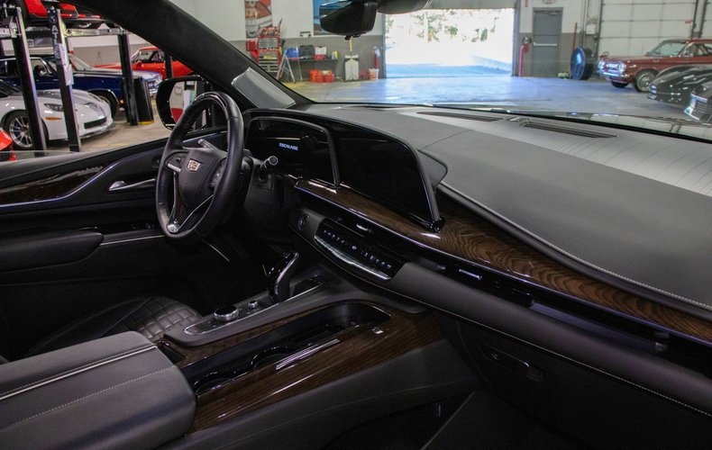 2024 Cadillac Escalade - photo 13