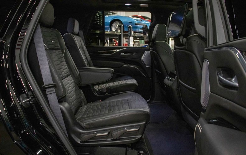 2024 Cadillac Escalade - photo 14